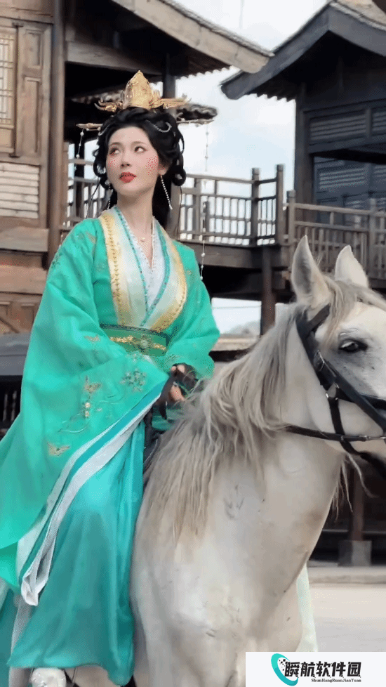 浩浩妈性感新片来了！一改此前风格 反差极大