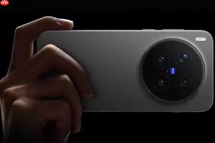 6.82英寸2K直屏 vivo X300 Ultra配置曝光