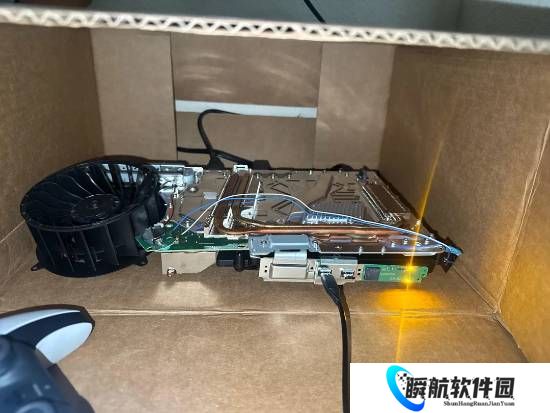 100美金买到“全裸”PS5 Pro？竟然能够完美运行