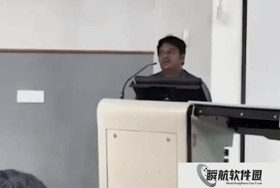 印度50岁助理教授上课突然求婚女学生 遭学生集体围殴