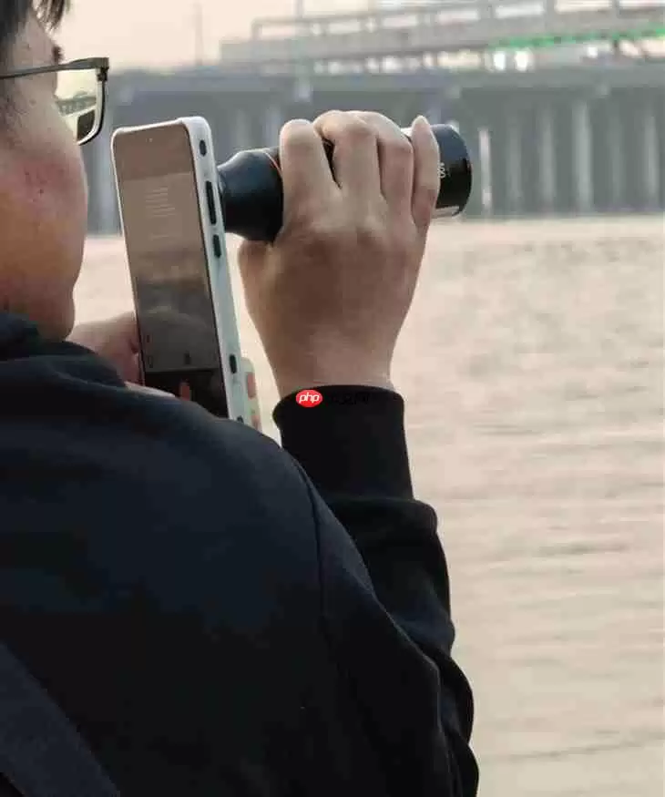 OPPO Find X9 Ultra真机泄漏 新版增距镜达到300mm焦段