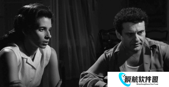 外媒回顾：狂热影迷当街刺杀女星 身中十刀心脏停跳后奇迹生还