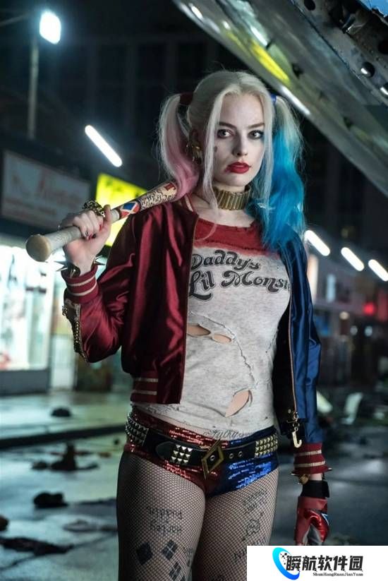 玛格特·罗比曾被男演员劝减肥 让她少吃一点