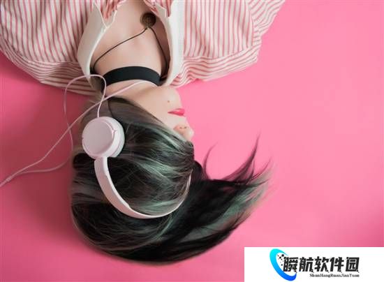 戴耳机极易导致听力受损 常戴应遵循三个“60”原则