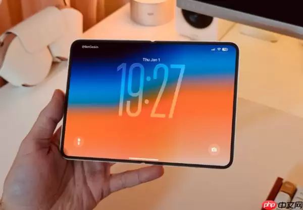 三星无折痕屏幕亮相CES 苹果、三星新机有望率先搭载