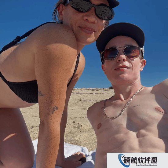 记得变性演员艾略特·佩吉么？他有女友了