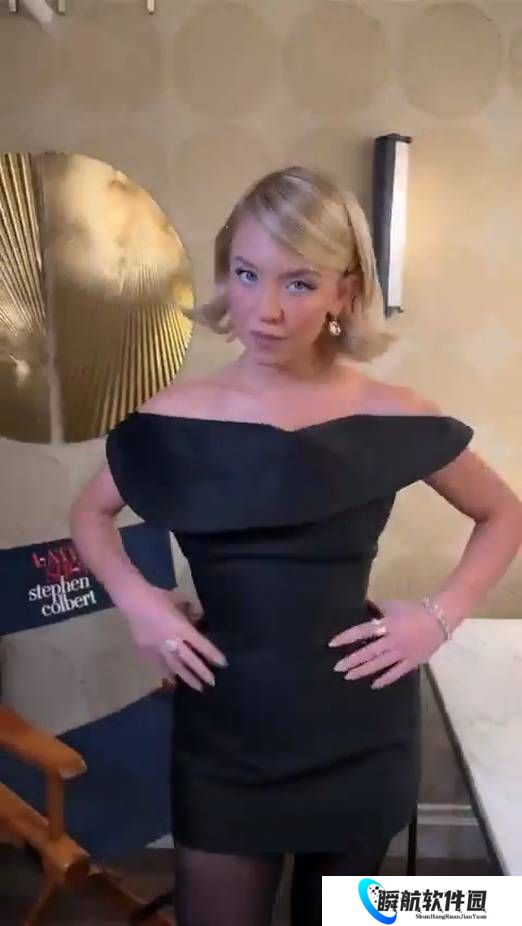 悉尼妹黑丝造型出镜！优雅长腿顶级身材