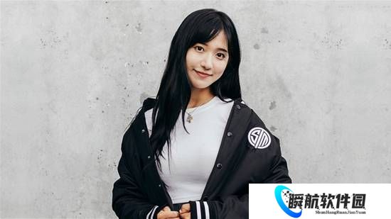 性感女主播滑雪被困