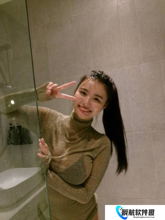 日本写真偶像胸腔X光照片引热议