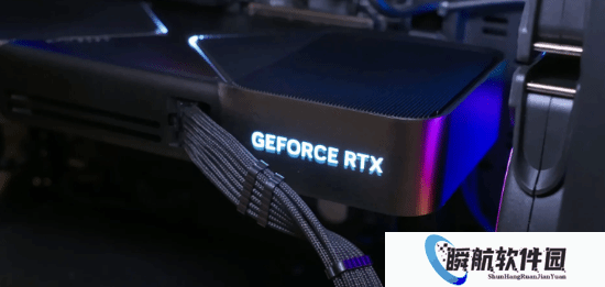 新卡皇RTX 5090Ti曝光!功耗直奔750W 两只手才托住