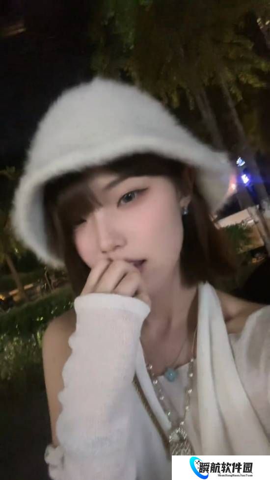 女版Faker和女版Deft合影！网友：太像深田老师