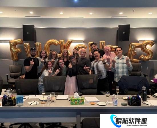 《黑袍》最终季杀青！官方