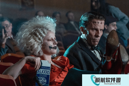 《暗黑新娘！》导演：华纳抗议我尺度太大 不能舔呕吐物