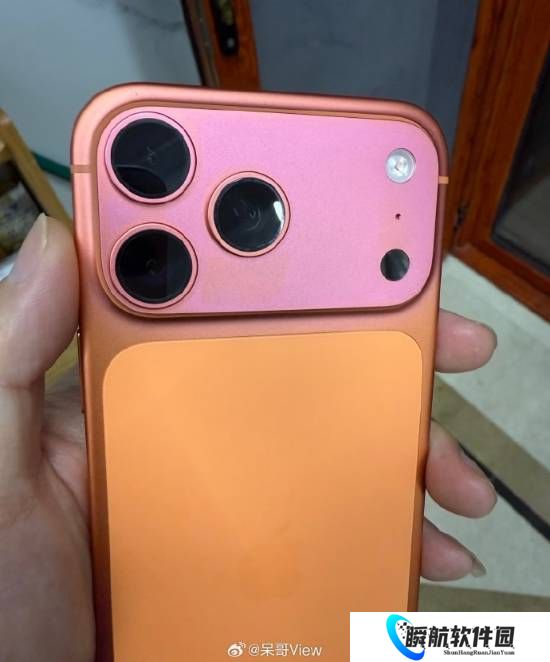 iPhone17褪色遭集体投诉！只用一个月橙色变粉色