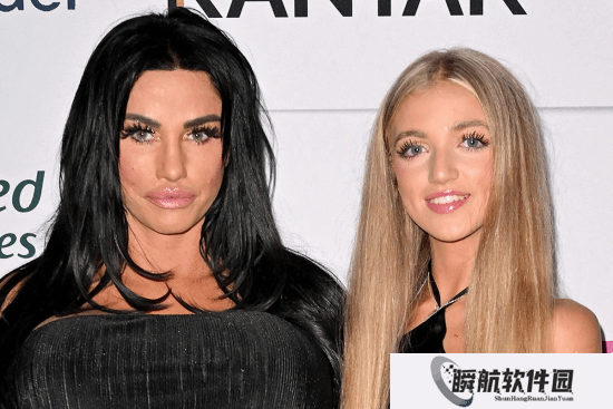 亲女儿往火坑推?英国女星劝18岁女儿加入OnlyFans