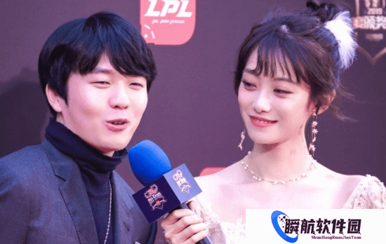 Rookie刚分手 疑似新女友曝光！韩国白富美御姐