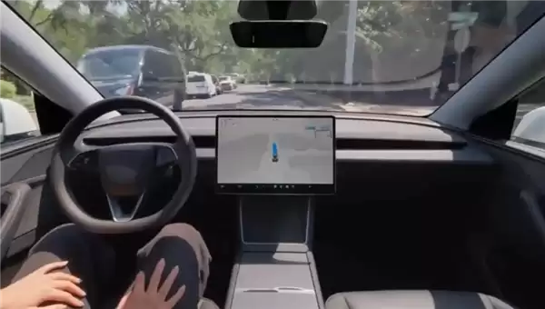 特斯拉严打非授权启用FSD：违规将致保修失效、担责甚至入