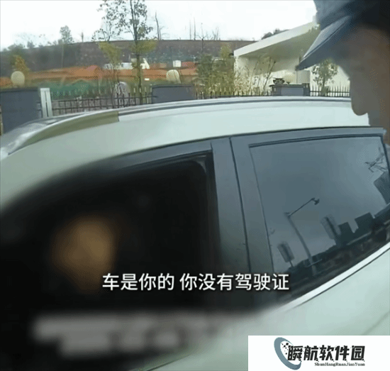 科目四学员开车送同伴考科目一？全车没一张驾驶证