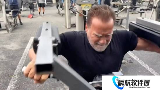 为拍《野蛮人柯南》续 78岁施瓦辛格正玩了命地健身