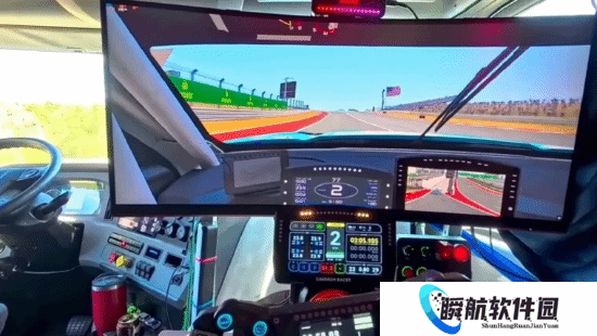 瘾这么大？司机货车里面装赛车模拟器堵车就开一局