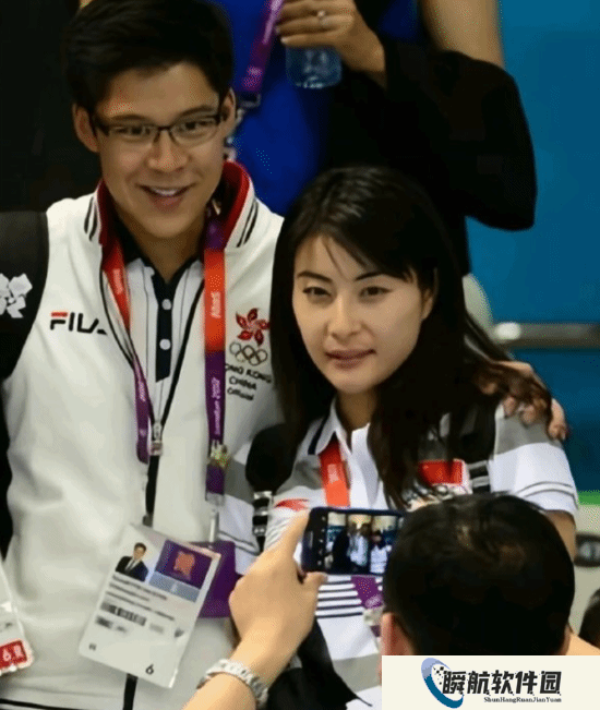 霍启刚自曝追求郭晶晶费尽心思 多次合影被吐槽