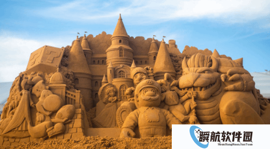 震撼！澳洲海滩惊现65吨超级马里奥沙雕